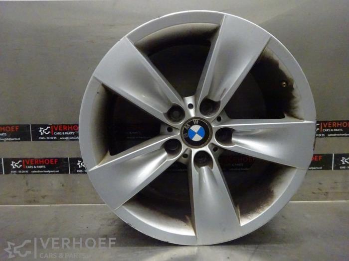 Używane Obrecz BMW 5 serie Touring (E61) Cena € 100,00 Procedura marży oferowane przez Verhoef Cars & Parts