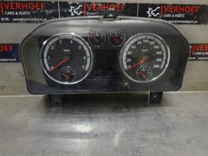 Used Instrument panel Dodge 1500 Standard Cab (DS/DJ/D2) 5.7 Hemi V8 Price on request offered by Verhoef Cars & Parts