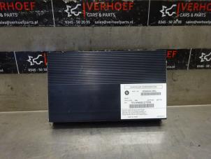 Used Radio amplifier Dodge 1500 Standard Cab (DS/DJ/D2) 5.7 Hemi V8 Price on request offered by Verhoef Cars & Parts
