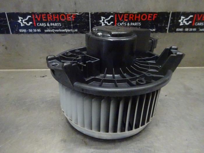 Heating and ventilation fan motor from a RAM 1500 Standard Cab (DS/DJ/D2) 5.7 Hemi V8 2011
