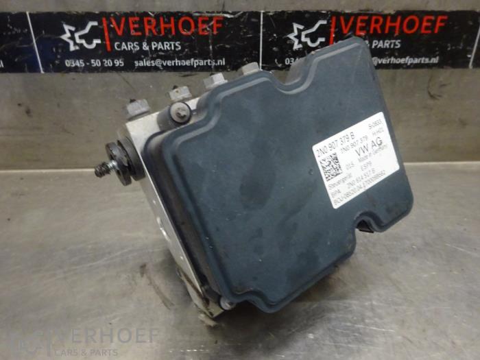 Used ABS pump Volkswagen Crafter (SY) 2.0 TDI FWD Price € 181,50 Inclusive VAT offered by Verhoef Cars & Parts