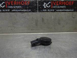 Usados Sensor de lluvia Opel Corsa F (UB/UP) 1.2 Turbo 12V 100 Precio € 35,00 Norma de margen ofrecido por Verhoef Cars & Parts