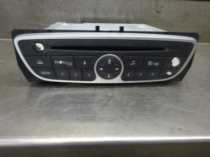 Reproductor de CD y radio de un Renault Scénic III (JZ) 2.0 16V CVT 2011