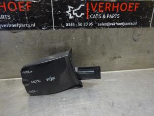Used Steering wheel mounted radio control Ford Focus 2 Wagon 1.8 16V Price on request offered by Verhoef Cars & Parts