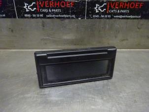 Usados Pantalla interior Volvo V50 (MW) 2.4 20V Precio de solicitud ofrecido por Verhoef Cars & Parts