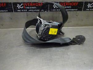 Gebrauchte Sicherheitsgurt rechts vorne Nissan NV 300 1.6 dCi 125 Preis auf Anfrage angeboten von Verhoef Cars & Parts