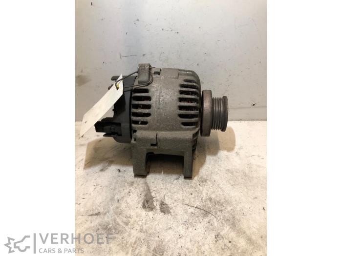 Usagé Dynamo Renault Megane II Grandtour (KM) 1.5 dCi 80 Prix € 40,00 Règlement à la marge proposé par Verhoef Cars & Parts