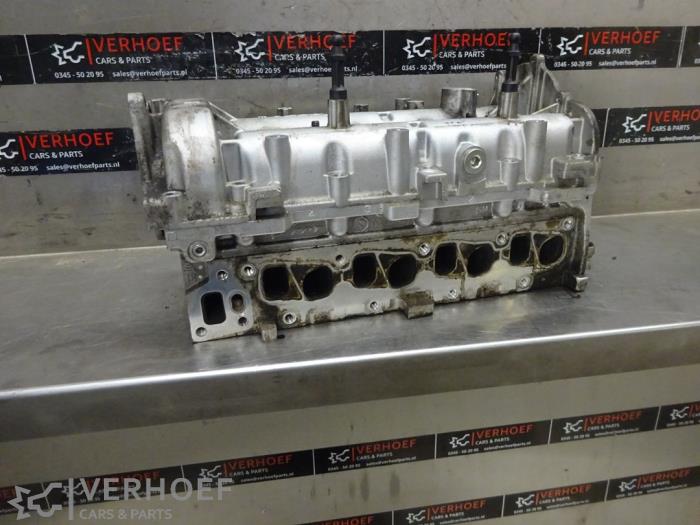 Begagnade Topplock Opel Corsa E 1.3 CDTi 16V ecoFLEX Pris på förfrågan erbjuds av Verhoef Cars & Parts