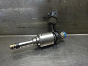 Used Injector (petrol injection) Hyundai iX35 (LM) 1.6 GDI 16V Price € 25,00 Margin scheme offered by Verhoef Cars & Parts