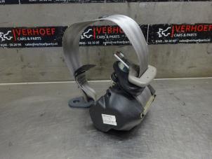 Usagé Ceinture arrière gauche Nissan Micra (K12) 1.2 16V Prix sur demande proposé par Verhoef Cars & Parts