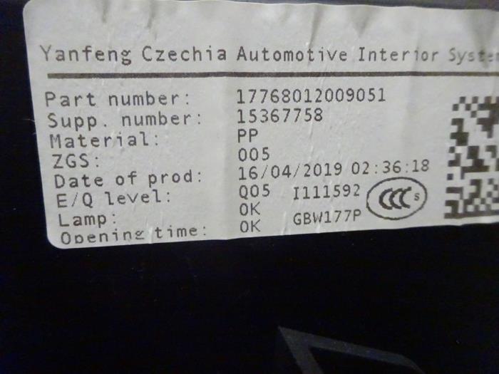 Glovebox from a Mercedes-Benz CLA (118.3) 2.0 CLA-250 Turbo 16V 4-Matic 2019