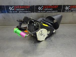 Usados Cinturón de seguridad derecha delante Chevrolet Aveo (250) 1.2 16V Precio de solicitud ofrecido por Verhoef Cars & Parts