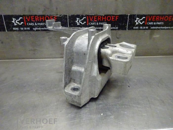 Used Engine mount Volkswagen Passat Variant (3G5) 1.5 TSI 16V Price € 50,00 Margin scheme offered by Verhoef Cars & Parts