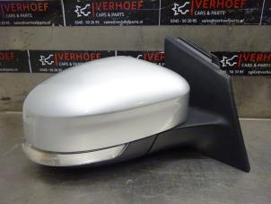 Used Wing mirror, right Ford Focus 3 Wagon 1.0 Ti-VCT EcoBoost 12V 125 Price € 80,00 Margin scheme offered by Verhoef Cars & Parts