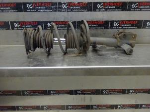 Used Front shock absorber rod, left Renault Clio IV (5R) 1.2 16V Price on request offered by Verhoef Cars & Parts