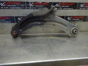 Used Front wishbone, left Renault Clio IV (5R) 1.2 16V Price on request offered by Verhoef Cars & Parts