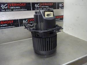 Gebrauchte Heizung Belüftungsmotor Renault Clio IV (5R) 1.2 16V Preis auf Anfrage angeboten von Verhoef Cars & Parts