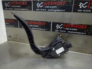 Used Throttle pedal position sensor Renault Clio IV (5R) 1.2 16V Price on request offered by Verhoef Cars & Parts