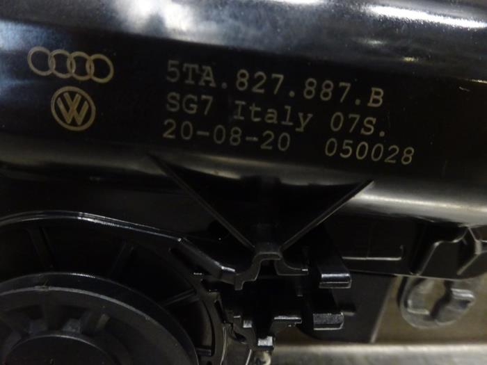Schließmechanik Heckklappe van een Skoda Octavia Combi (NXAC) 1.0 TSI e-TEC 12V 2021