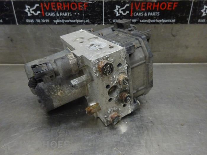 Gebrauchte ABS Pumpe Toyota Avensis Wagon (T25/B1E) 2.0 16V VVT-i D4 Preis € 350,00 Margenregelung angeboten von Verhoef Cars & Parts