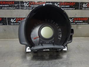 Usagé Instrument de bord Toyota Aygo (B40) 1.0 12V VVT-i Prix € 50,00 Règlement à la marge proposé par Verhoef Cars & Parts