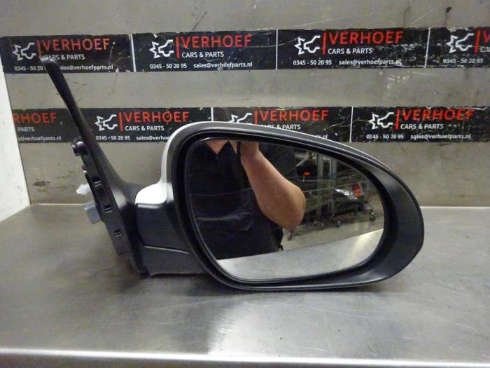 Wing mirror, right from a Hyundai i30 (FD) 1.4 CVVT 16V 2012