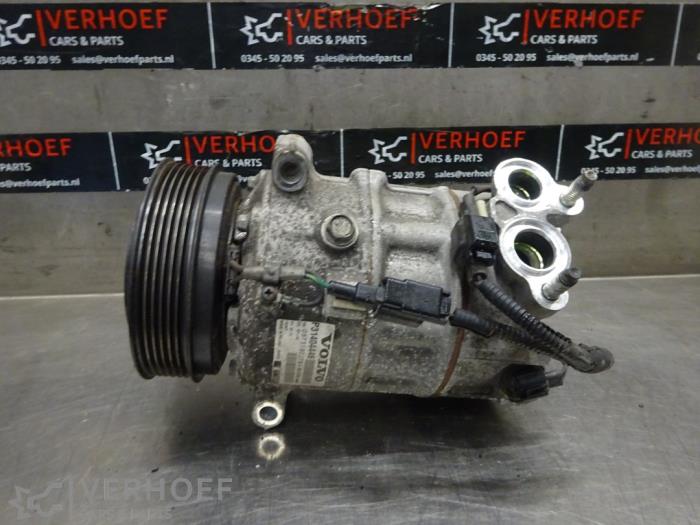 Usagé Pompe clim Volvo V60 I (FW/GW) 2.0 D2 16V Prix € 125,00 Règlement à la marge proposé par Verhoef Cars & Parts