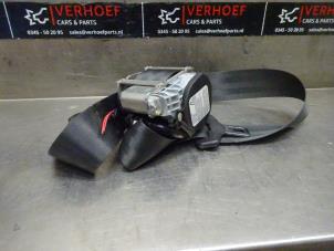 Gebrauchte Sicherheitsgurt rechts vorne Mitsubishi Colt CZC 1.5 16V Preis auf Anfrage angeboten von Verhoef Cars & Parts