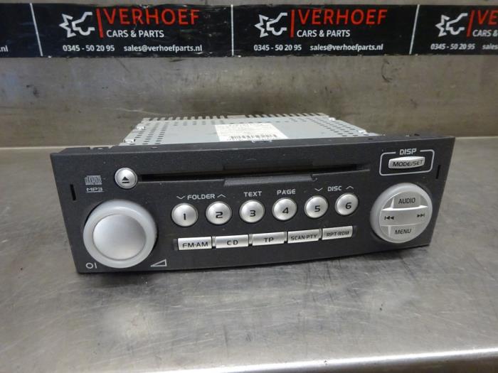 Radio CD player from a Mitsubishi Colt CZC 1.5 16V 2006
