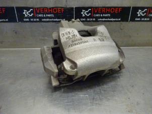 Usados Pinza de freno derecha delante Opel Astra K 1.2 Turbo 12V Precio de solicitud ofrecido por Verhoef Cars & Parts