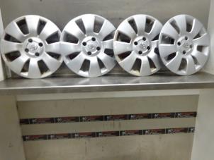 Used Wheel cover set Toyota Yaris II (P9) 1.3 16V VVT-i Price € 75,00 Margin scheme offered by Verhoef Cars & Parts