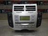 Radio CD player from a Toyota Yaris II (P9), 2005 / 2014 1.3 16V VVT-i, Hatchback, Petrol, 1.298cc, 64kW (87pk), FWD, 2SZFE, 2005-08 / 2010-11, SCP90 2006