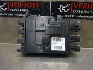 Used Fuse box Opel Vivaro 1.6 CDTi BiTurbo Price on request offered by Verhoef Cars & Parts