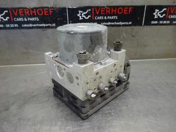 Usagé Bloc ABS Opel Vivaro 1.6 CDTi BiTurbo Prix € 242,00 Prix TTC proposé par Verhoef Cars & Parts