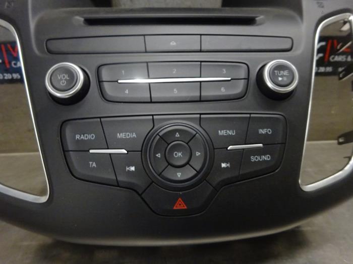 Radio control panel from a Ford Focus 3 1.0 Ti-VCT EcoBoost 12V 125 2016