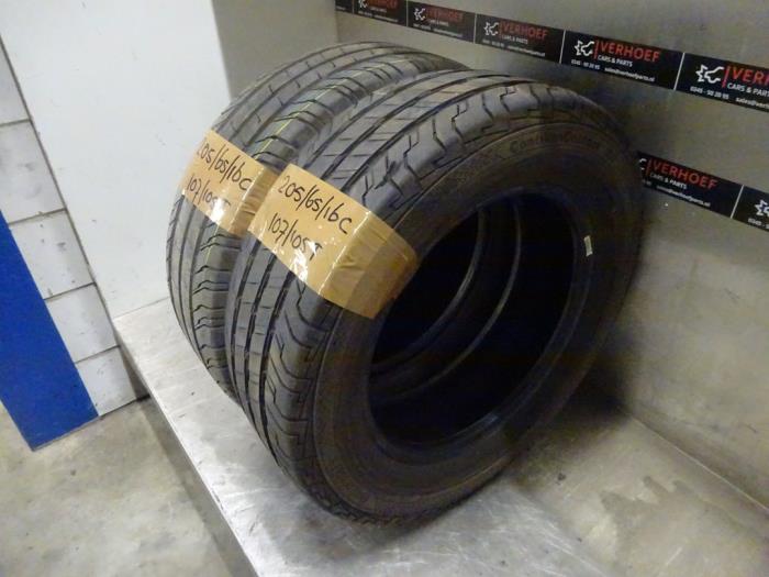 Tyre with tyre size 205/65/16 - CONTINENTAL