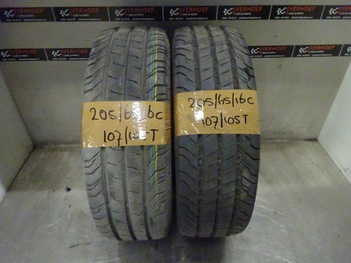 Tyre with tyre size 205/65/16 - CONTINENTAL