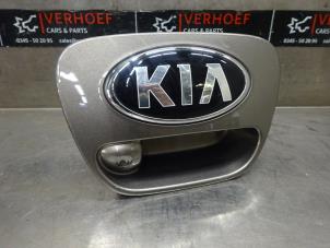 Usados Manija del portón trasero Kia Picanto (JA) 1.0 T-GDI 12V Precio de solicitud ofrecido por Verhoef Cars & Parts