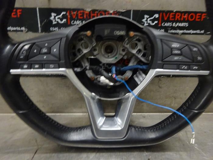 Steering wheel from a Nissan Qashqai (J11) 1.2 DIG-T 16V 2018