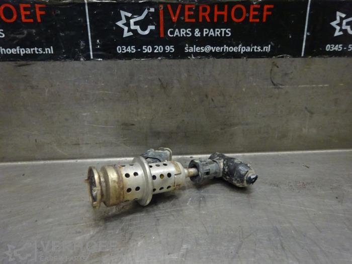 Usados Inyector Adblue Peugeot Expert (V1/VA/VB/VE/VF/VT/VY) 2.0 Blue HDi 120 16V Precio € 84,70 IVA incluido ofrecido por Verhoef Cars & Parts