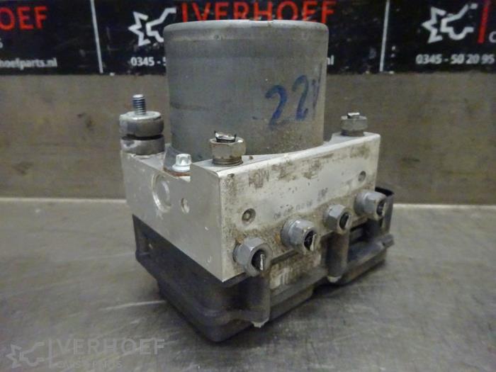 Usagé Bloc ABS Citroen Berlingo 1.6 Hdi 75 Prix € 181,50 Prix TTC proposé par Verhoef Cars & Parts