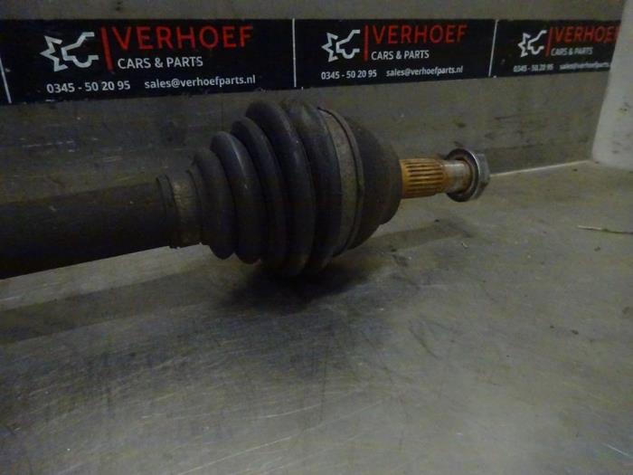 Front drive shaft, right from a Citroën Berlingo 1.6 Hdi 75 2013