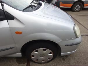 Used Front wing, right Nissan Almera Tino (V10M) 1.8 16V Price € 60,00 Margin scheme offered by Verhoef Cars & Parts