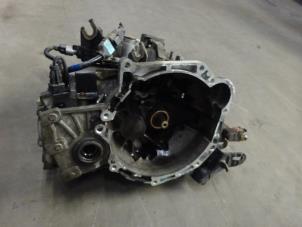 Używane Skrzynia biegów Kia Cee'd Sporty Wagon (EDF) 1.4 16V Cena na żądanie oferowane przez Verhoef Cars & Parts