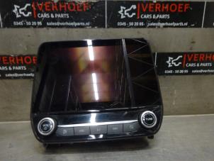 Usados Controlador de pantalla multimedia Ford Transit Custom 2.0 TDCi 16V Eco Blue 170 Precio de solicitud ofrecido por Verhoef Cars & Parts