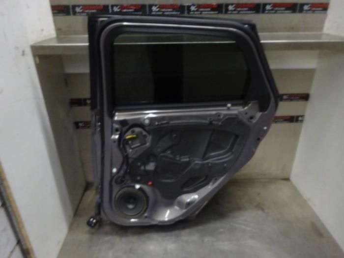 Drzwi prawe tylne wersja 4-drzwiowa z Ford Focus 3 Wagon 1.0 Ti-VCT EcoBoost 12V 125 2015
