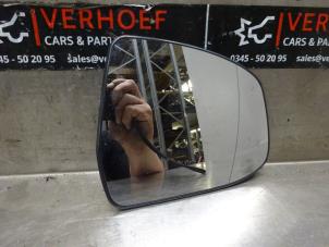Used Mirror glass, right Ford Focus 3 Wagon 1.0 Ti-VCT EcoBoost 12V 125 Price on request offered by Verhoef Cars & Parts