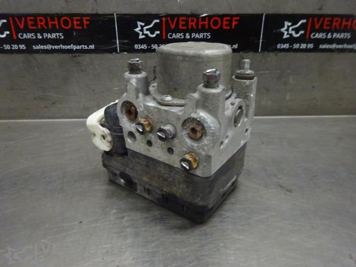 Używane Pompa ABS Suzuki Jimny Hardtop 1.3i 16V VVT 4x4 Metal Top Cena € 100,00 Procedura marży oferowane przez Verhoef Cars & Parts