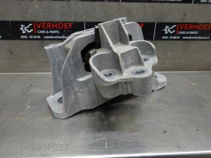 Usagé Support moteur Ford Focus 4 1.0 Ti-VCT EcoBoost 12V 100 Prix sur demande proposé par Verhoef Cars & Parts