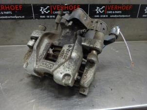 Used Rear brake calliper, right Ford Focus 4 1.0 Ti-VCT EcoBoost 12V 100 Price on request offered by Verhoef Cars & Parts
